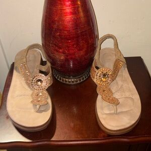 Embellished Tan Women's Thong Sandals with Cushioning